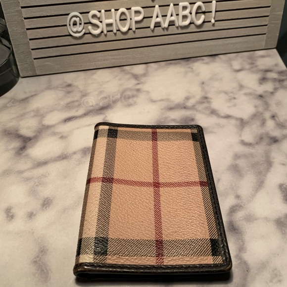 ♥️SOLD ON INSTA ♥️Authentic Burberry card holder - Picture 2 of 6